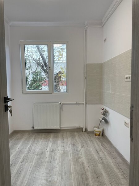 Aparatorii Patriei, Emil Racovita, Aliorului, ideal credit bancar.